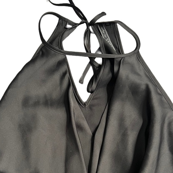 GUESS BLACK SILK TANK TOP FLOWY BLOUSE WITH V NECK AND HALTER TOP SIZE XS - Picture 3 of 6